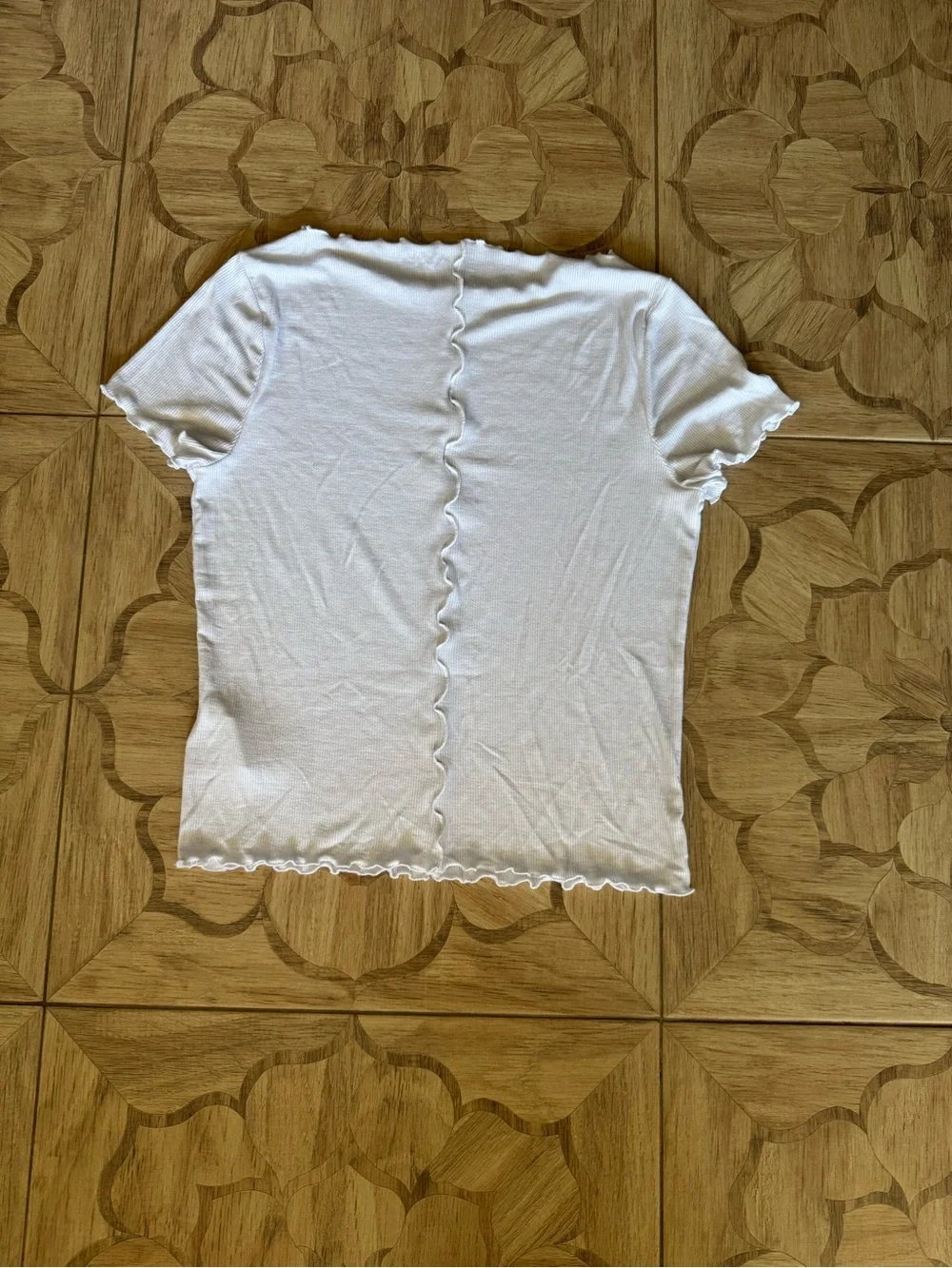 Abercrombie & Fitch White Ruffle-Trim Ribbed Tee
